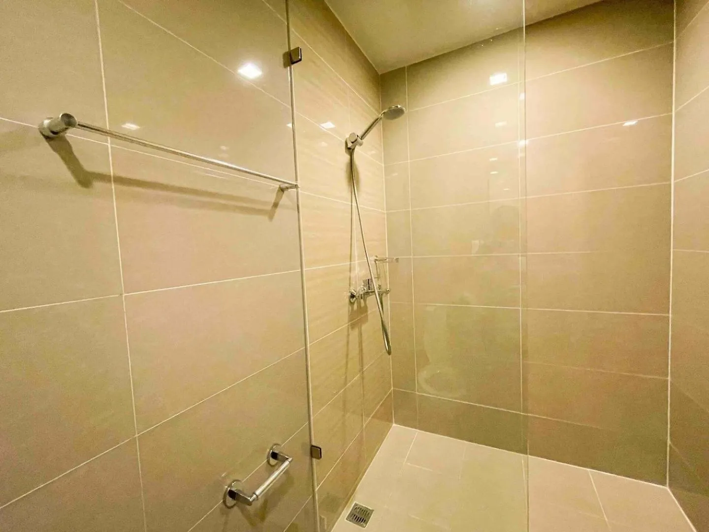 Exclusive Bgc Condo At Uptown Area #Upt136D Manila Philippines