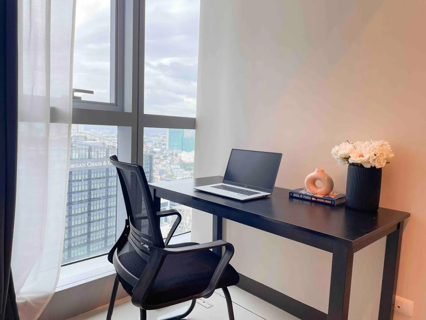 Apartment Exclusive Bgc Condo At Uptown Area #Upt136D Manila