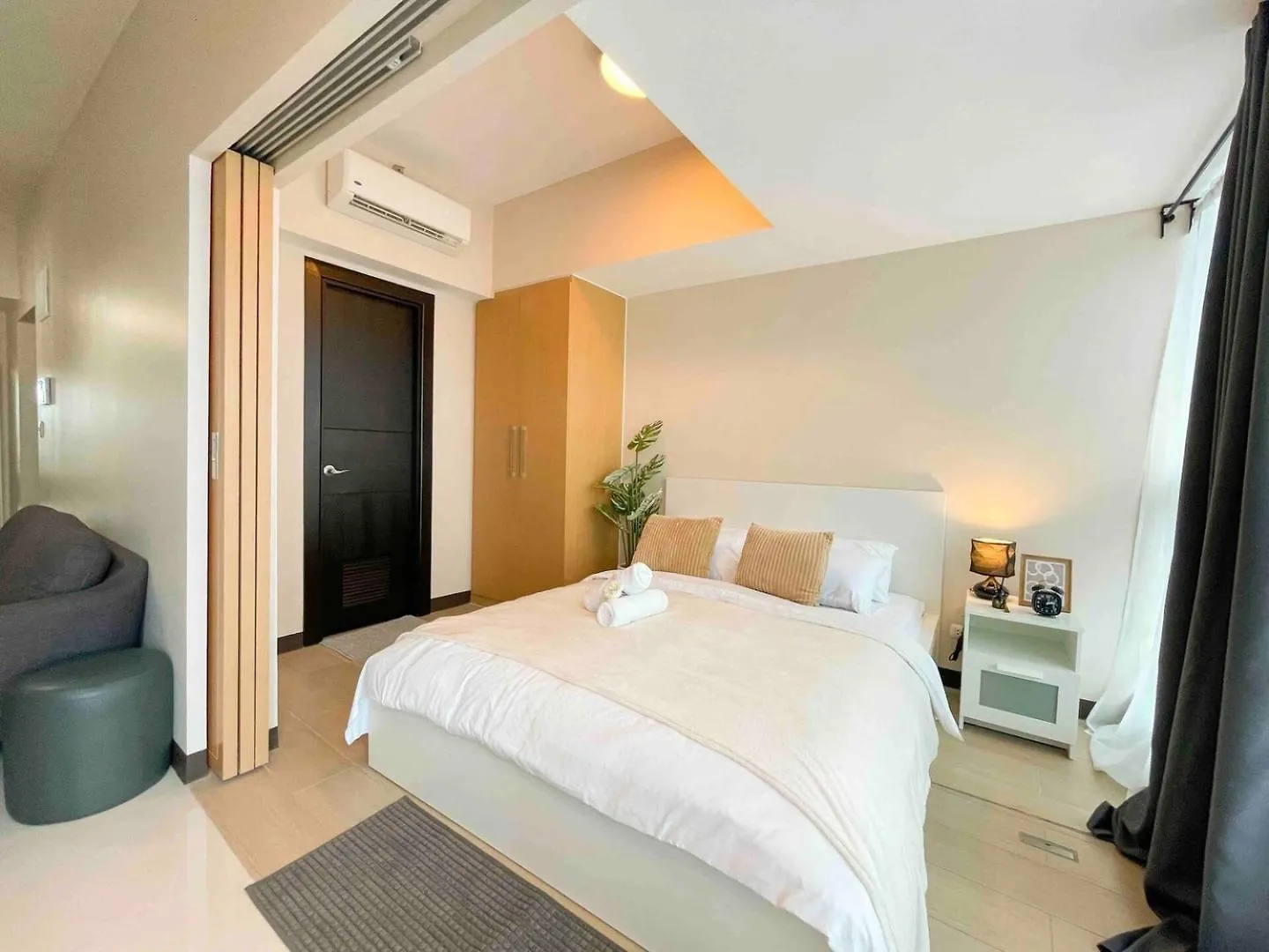 Exclusive Bgc Condo At Uptown Area #Upt136D Manila Apartment