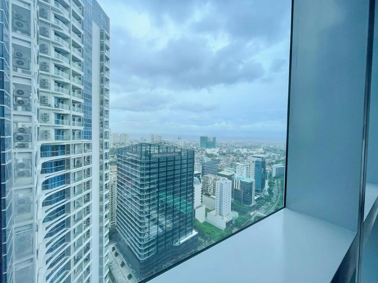 Exclusive Bgc Condo At Uptown Area #Upt136D Manila